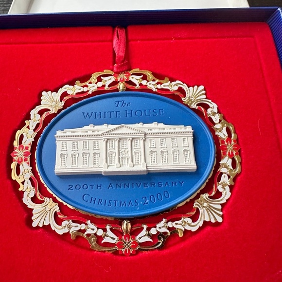 2000 and 2001 WHITE HOUSE CHRISTMAS ORNAMENT 200TH ANNIVERSARY OF WHITE HOUSE - Picture 6 of 6